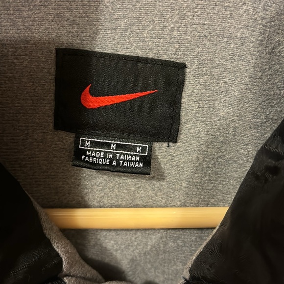 Men’s Nike Winter Coat - Picture 2 of 5